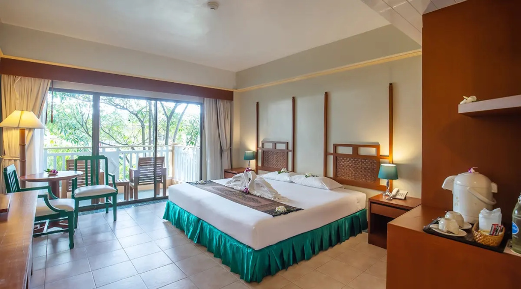 Superior Double room with balcony (full double bed)