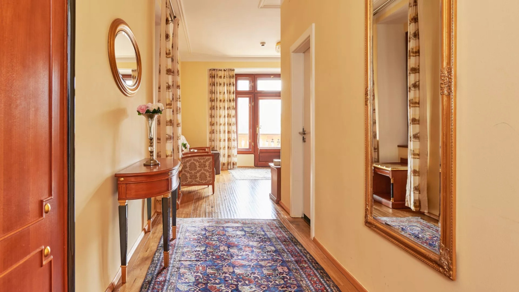 Double Junior Suite (full double bed)