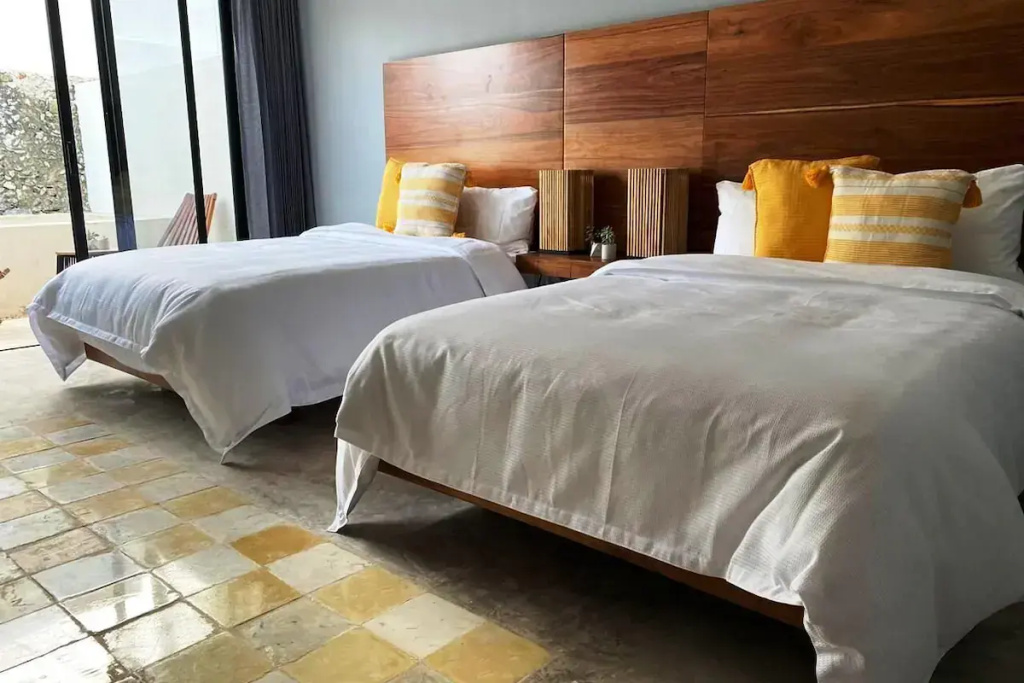 Pool Quadruple Suite