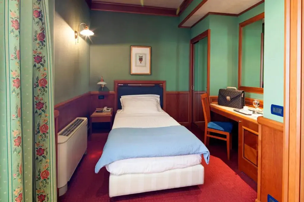 Single room (single bed)