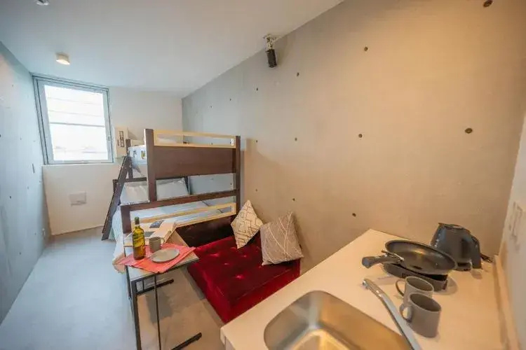 Moderate room