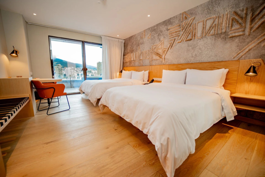 Collection with Hot Tub Quadruple Suite with balcony
