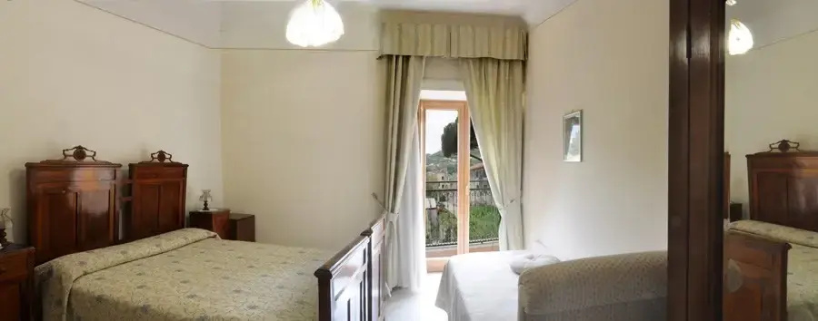 Standard Triple room with balcony