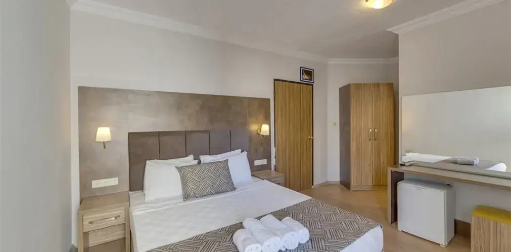 Standard Double room (full double bed)