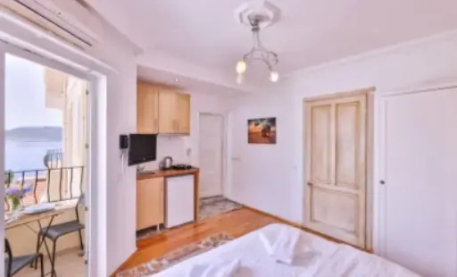 Yellow Double Apartment (full double bed)
