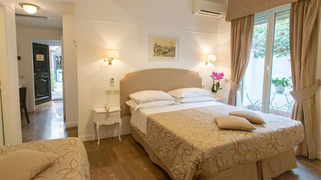 Triple room