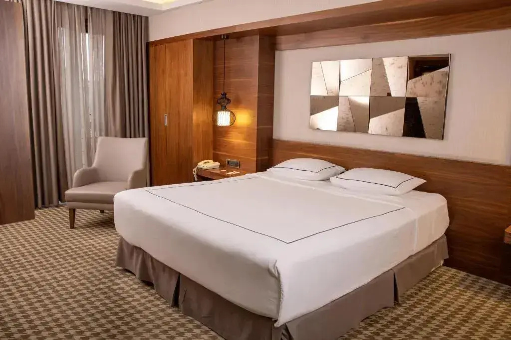 Double Suite full double bed