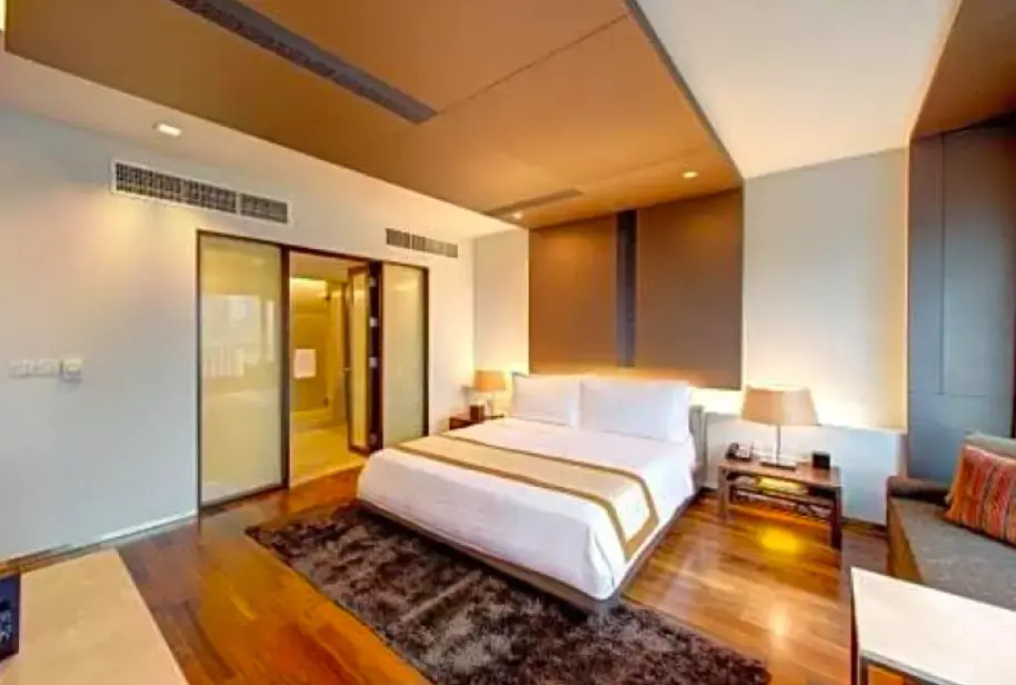 Pathumwan Double Suite (full double bed)