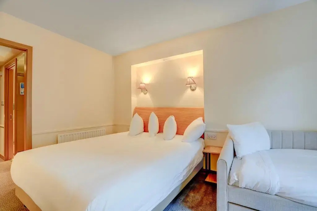 Sunday London Staines-upon-Thames Heathrow T5 - Chambres