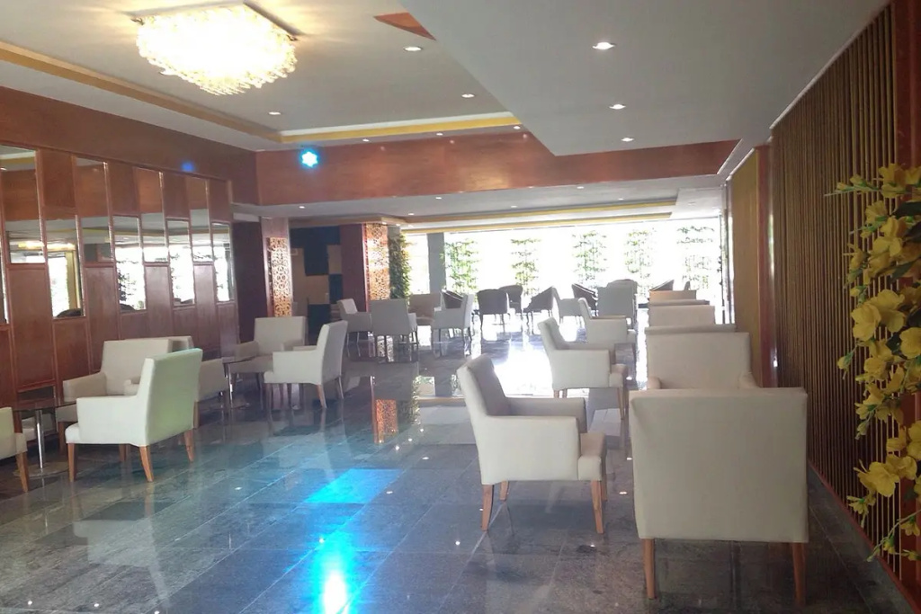 Food & Beverage