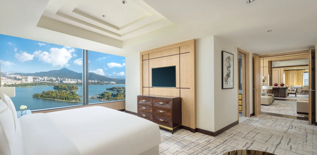 Shangri-La Suite