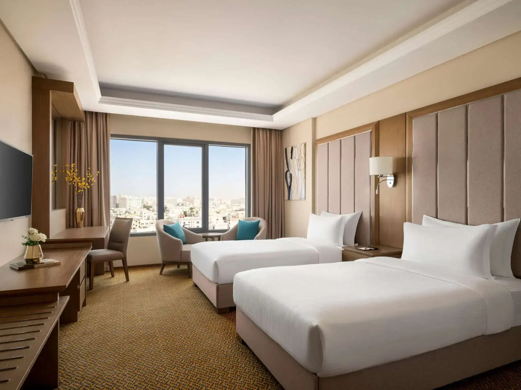 Deluxe Double room Sea & City View (twin beds)