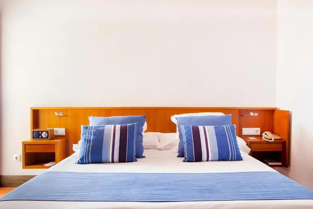 Double Suite (full double bed)