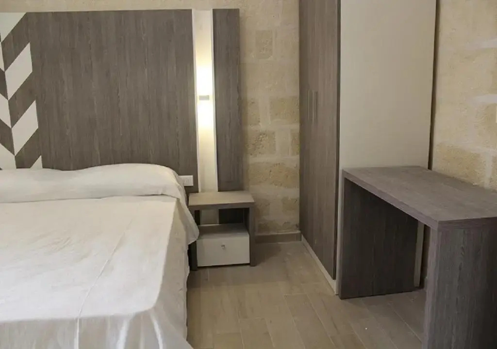 1 Bedroom Double Apartment (full double bed)