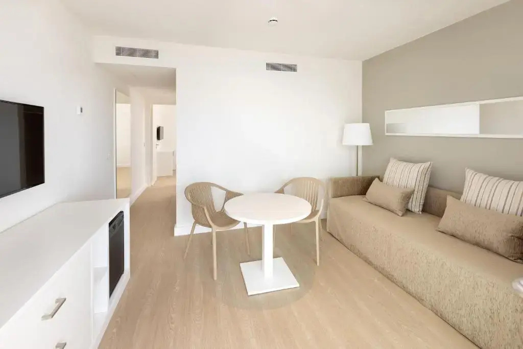 Double Junior Suite with balcony (twin beds)