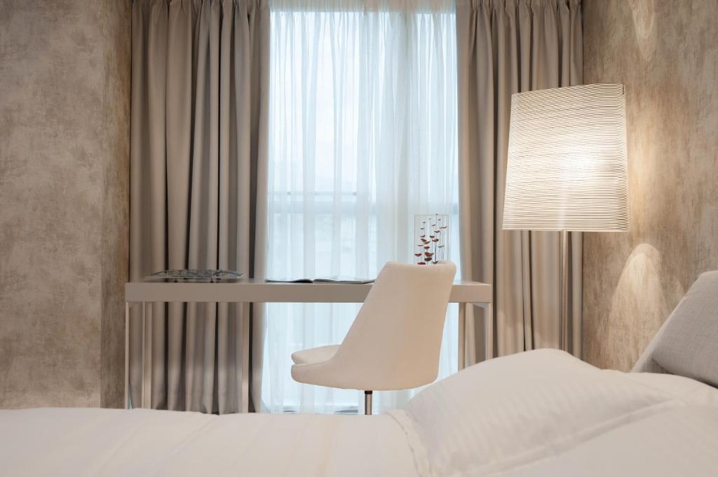 Athenaeum Grand Hotel Room Type - Penthouse Suite with Acropolis View