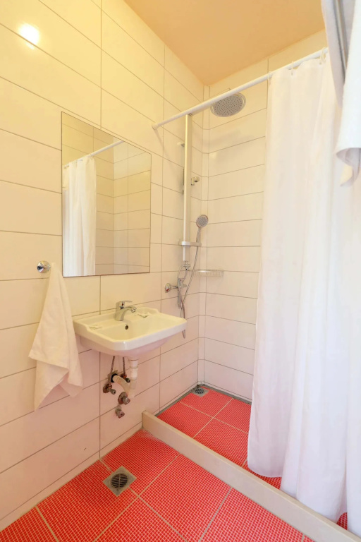 Eri Beach Hotel - Chambres
