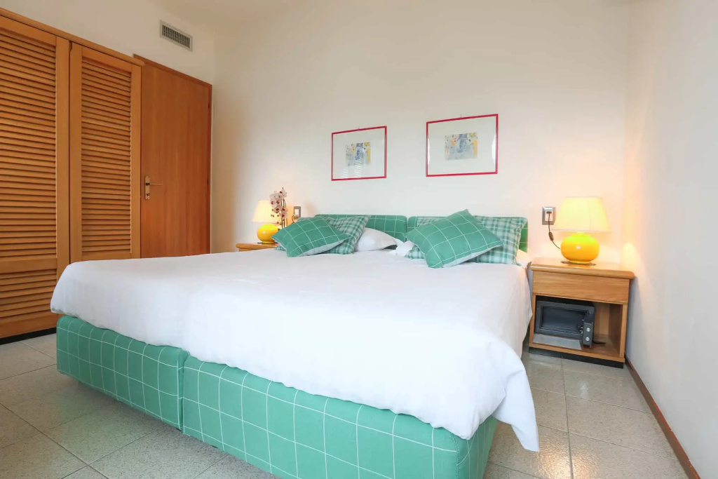 2 Bedrooms Deluxe Double Apartment (full double bed)