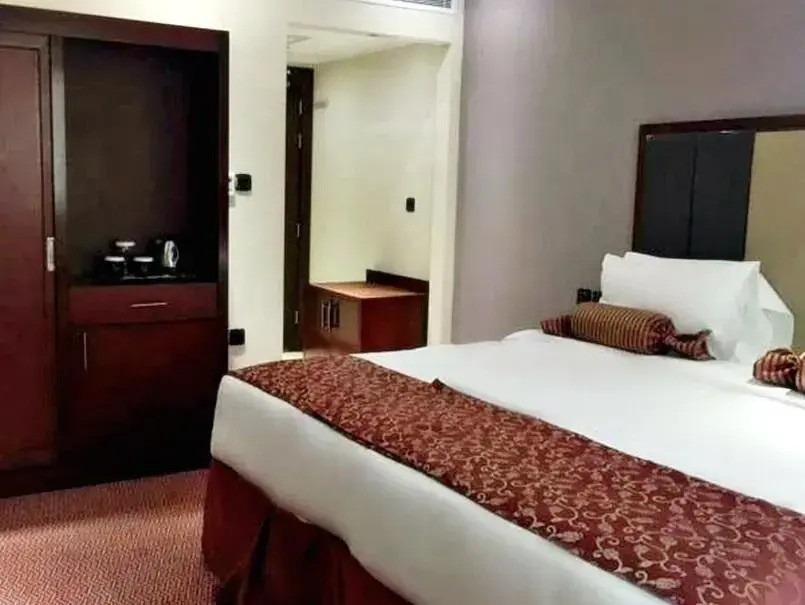 Executive Double room (full double bed)