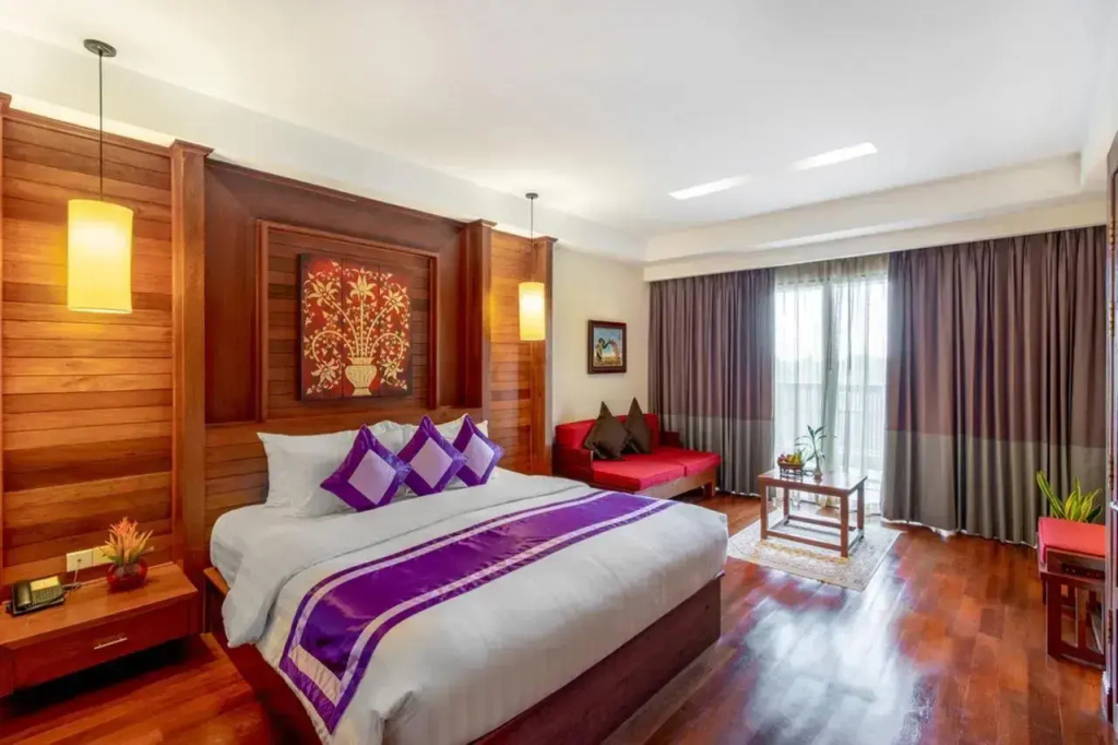Miracle Double Suite full double bed