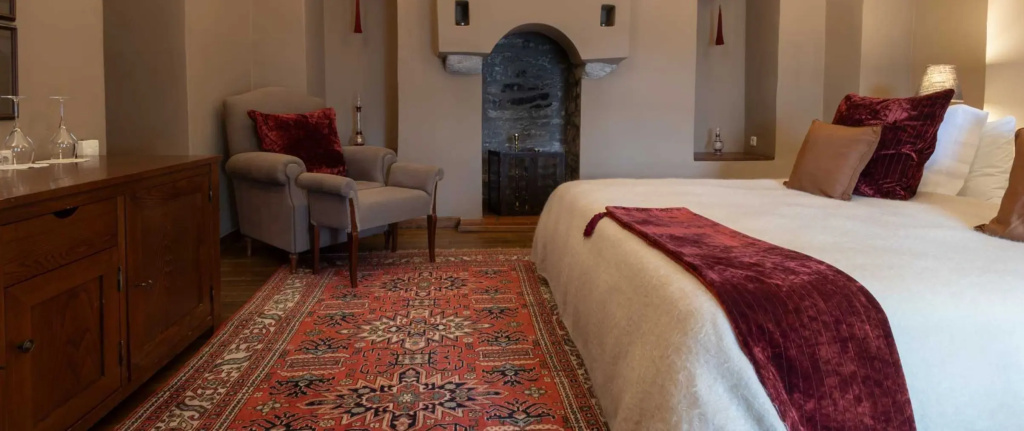 Dome Double room (full double bed)
