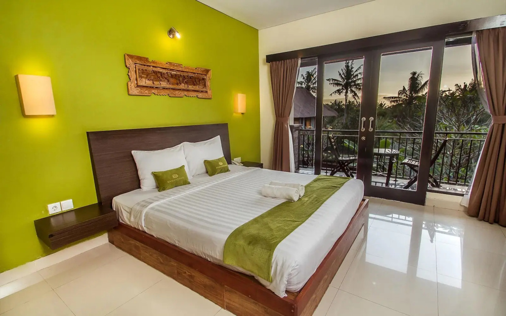 Deluxe Double room with pool view (full double bed)