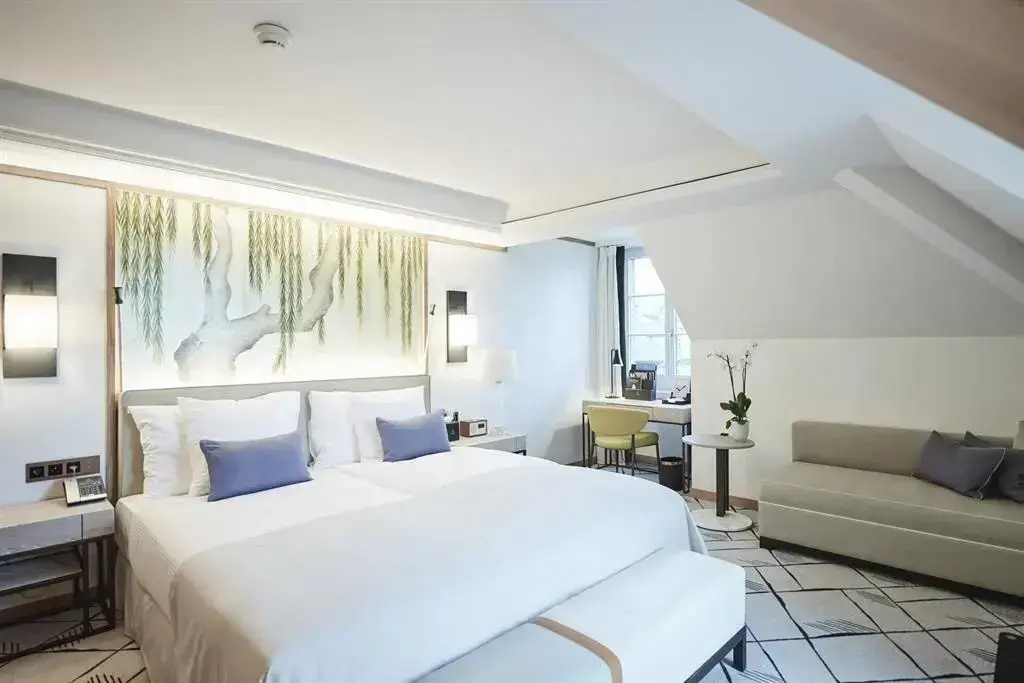 Signature Riverside Suite