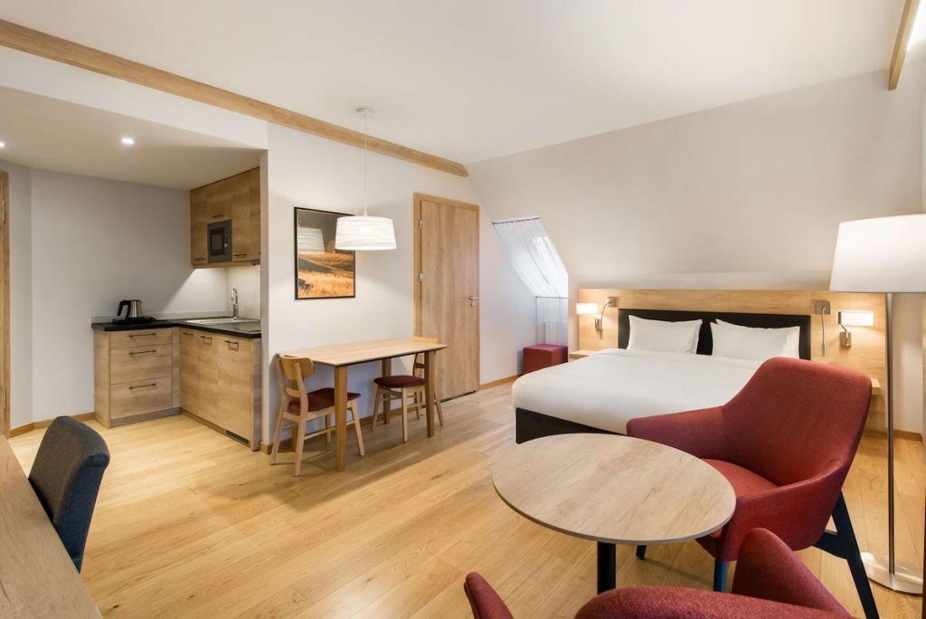 Double Studio (full double bed) (king size bed)