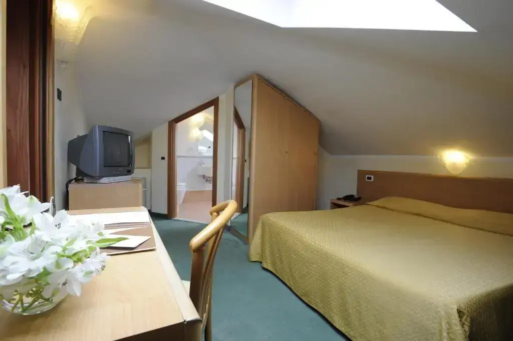 Economy Double room (full double bed)
