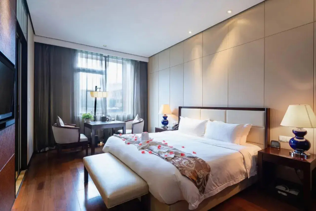 Double room (full double bed)