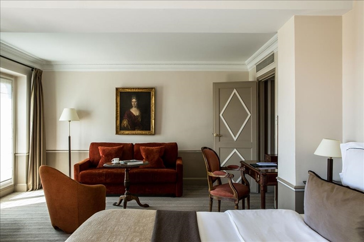 Paris Views Double Junior Suite (full double bed)