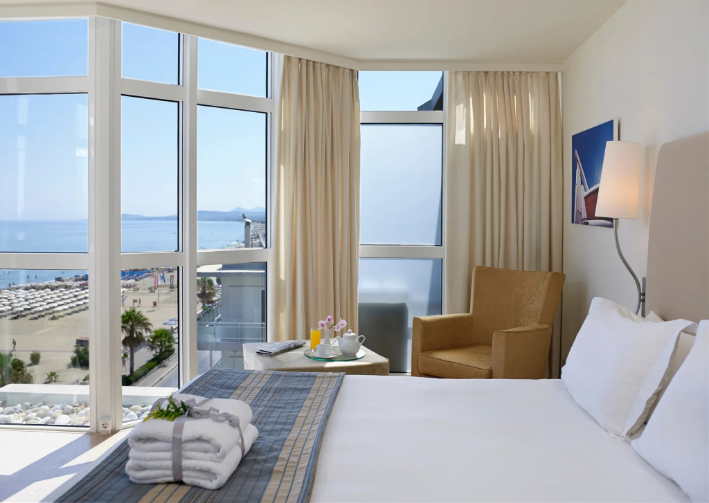 Deluxe Suite with sea view