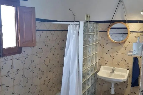 4 Bedrooms Cottage