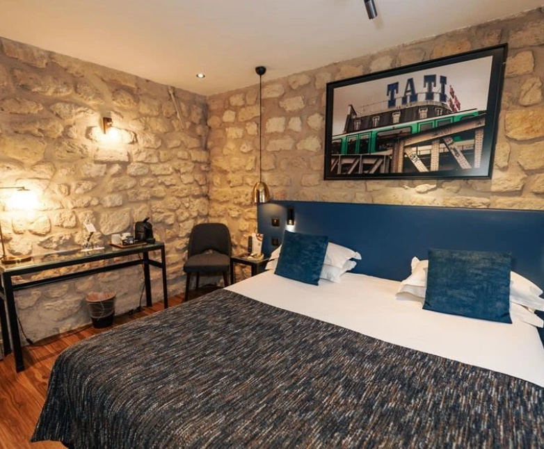 Double room (full double bed)