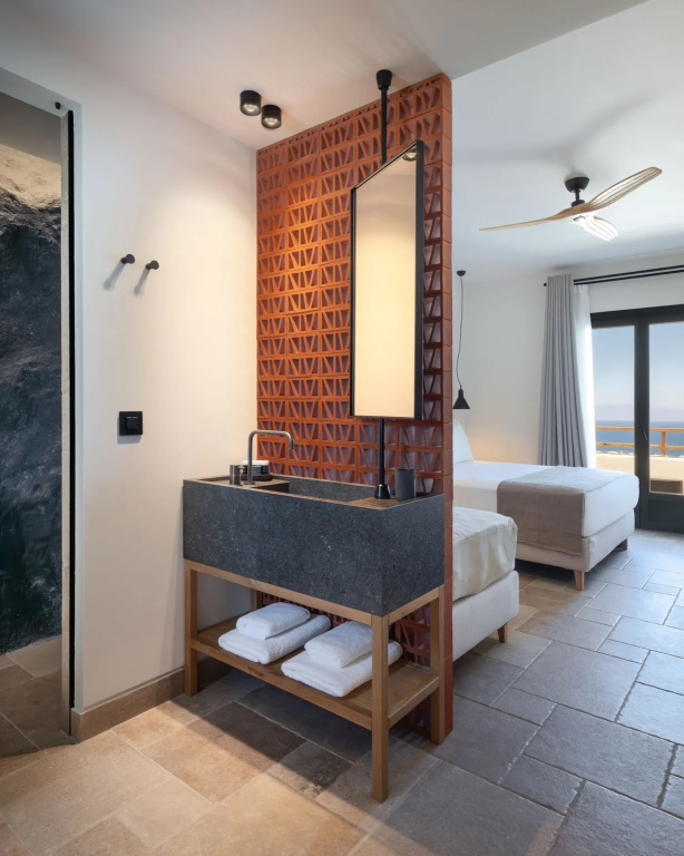 Superior Double room (full double bed)