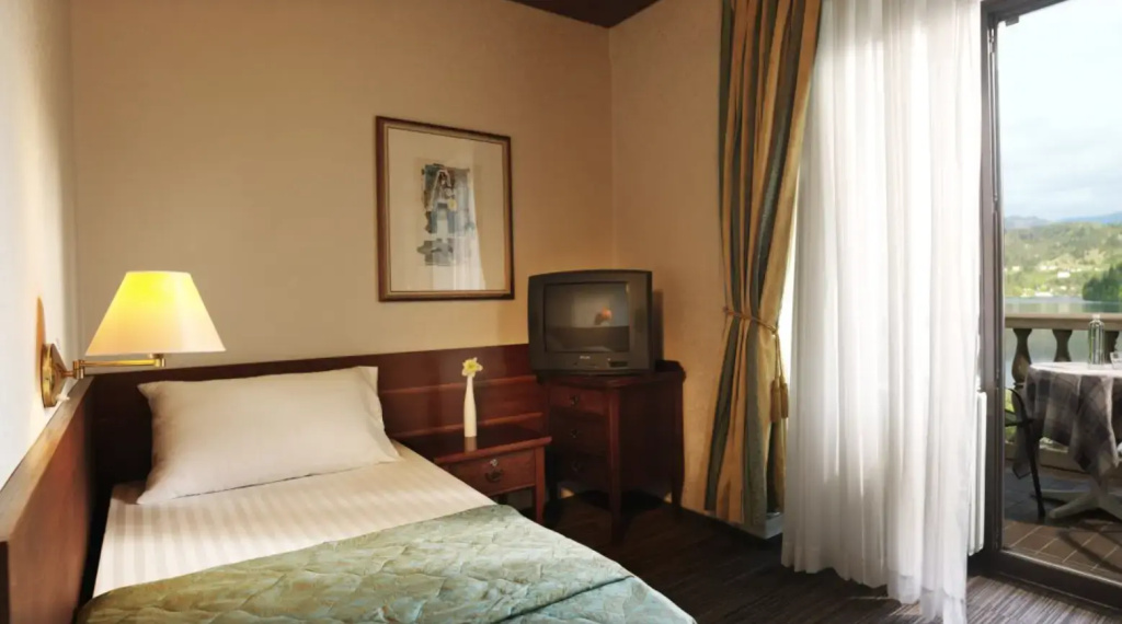 Lake View Single room