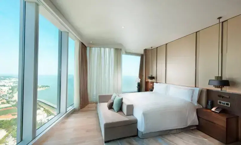 Conrad Double Suite (full double bed)