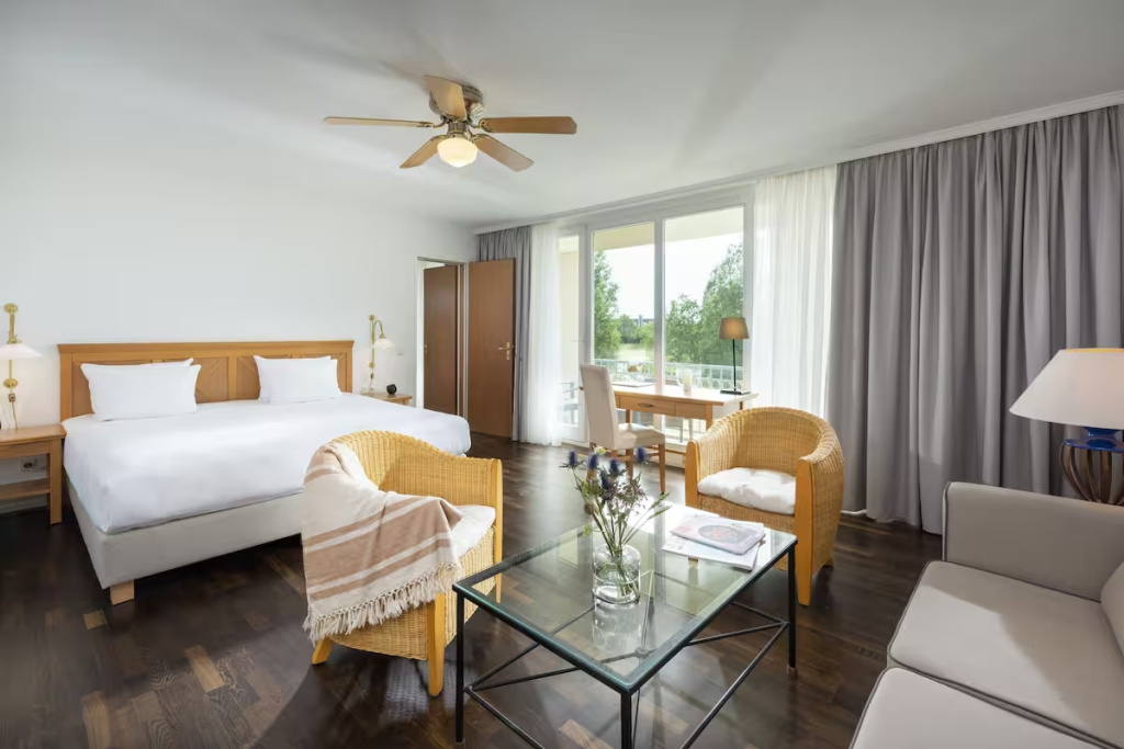 Double Junior Suite (full double bed)
