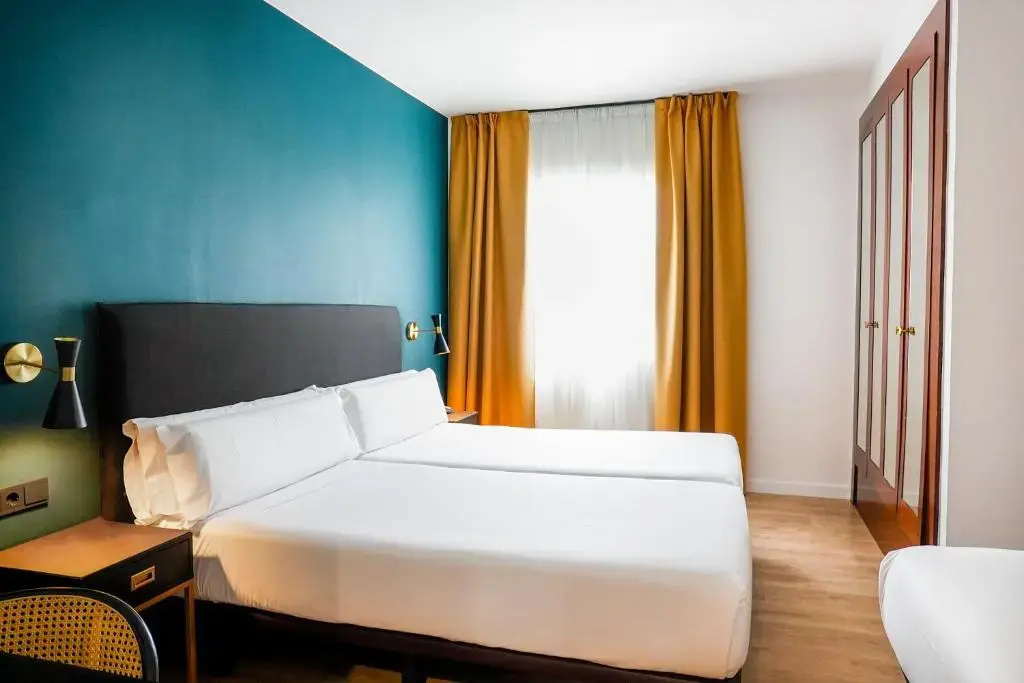 Triple room