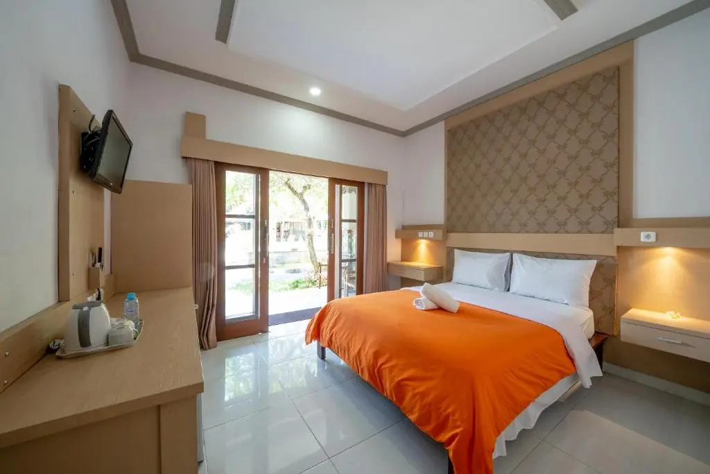 Deluxe Double room (full double bed)