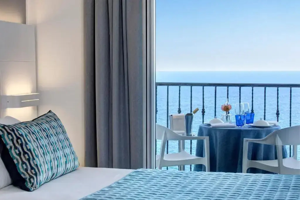 Spa Double Suite with sea view (full double bed)