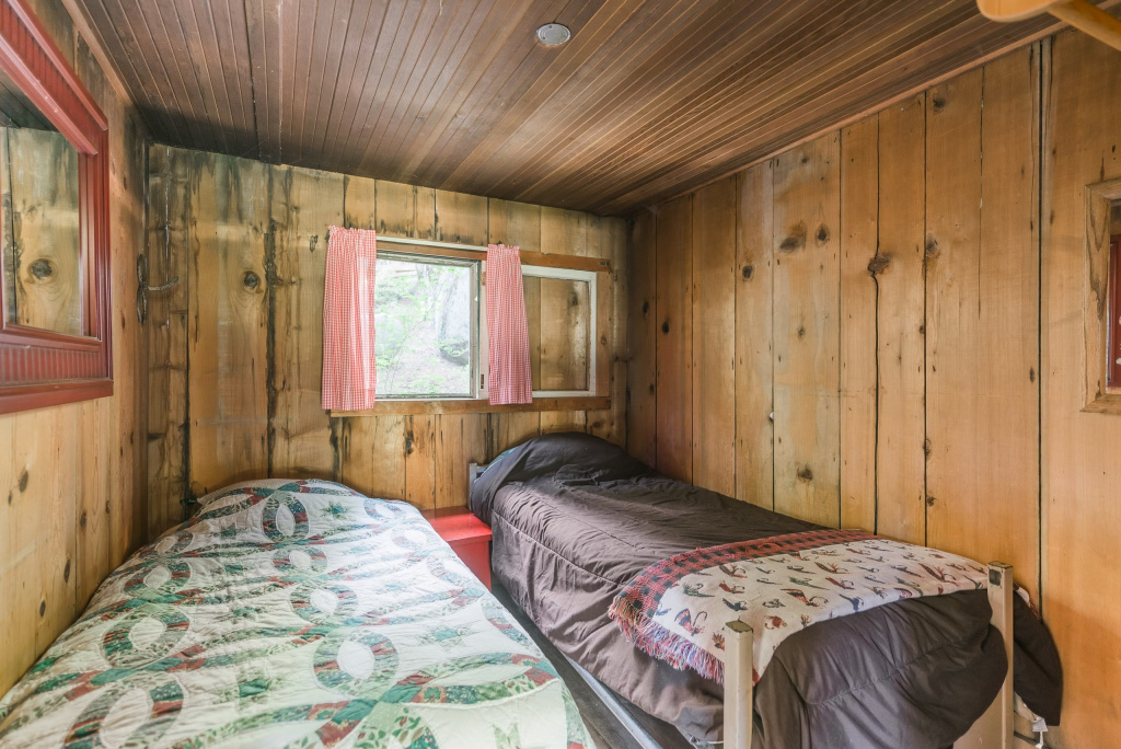 Creekside Cabin
