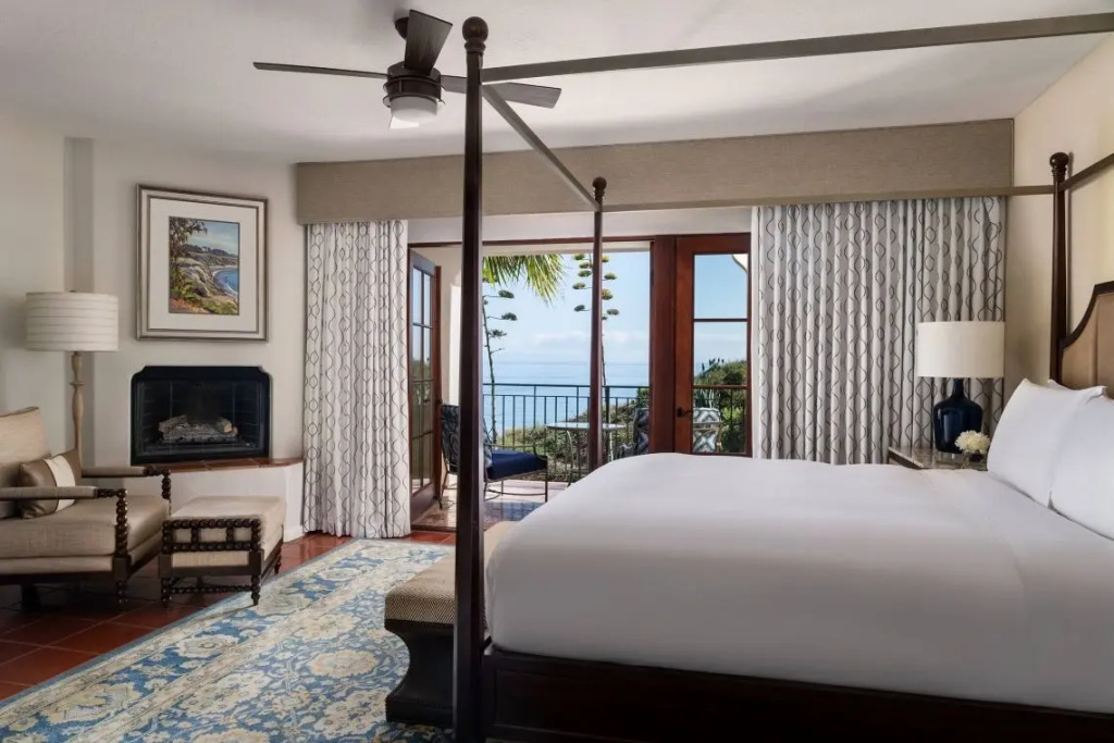 1 Bedroom Double Suite with balcony and with ocean view (full double bed)