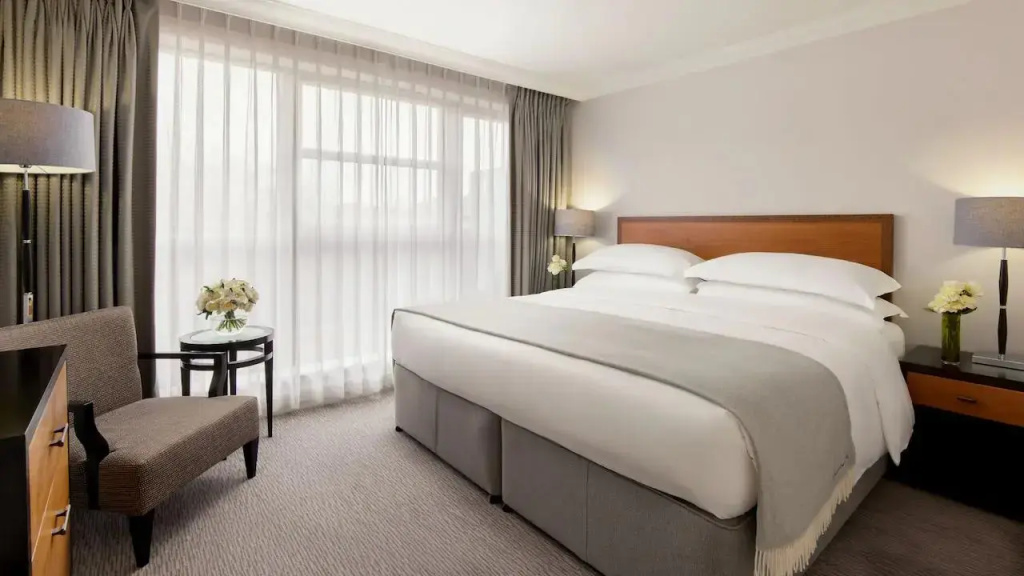 Regency Double Suite with balcony (full double bed) (bed type is subject to availability)