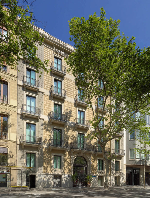 H10 Urquinaona Plaza by null