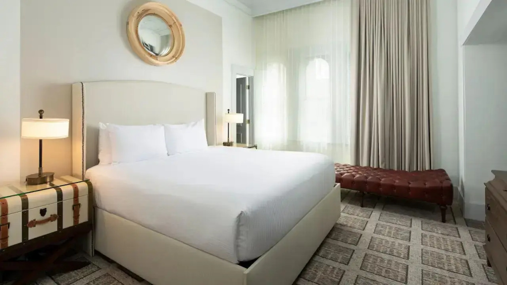 Lone Star Double Suite (full double bed)