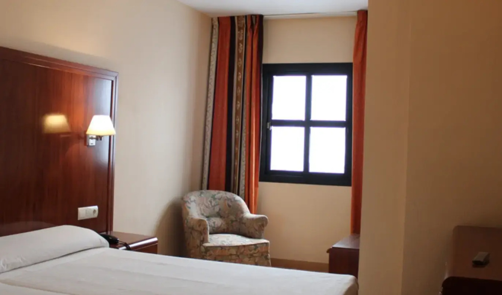 Hotel Perla Marina - Chambres