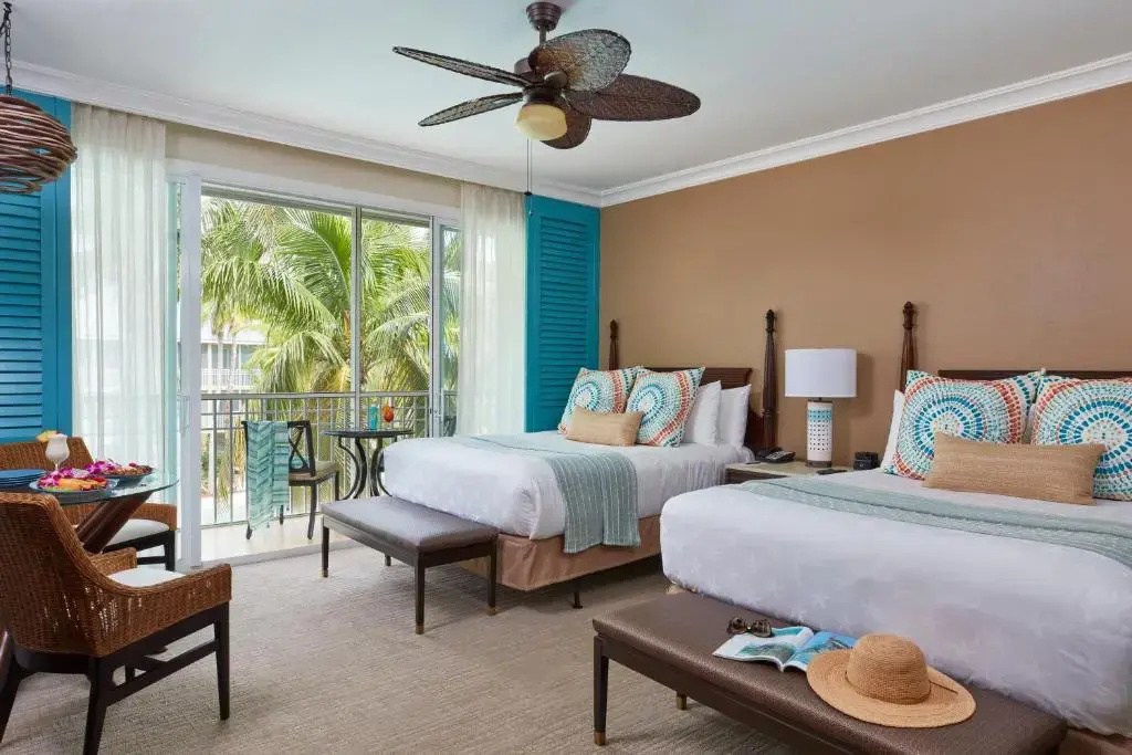 Standard Quadruple room with view
