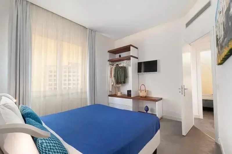 Deluxe Double Junior Suite (full double bed)