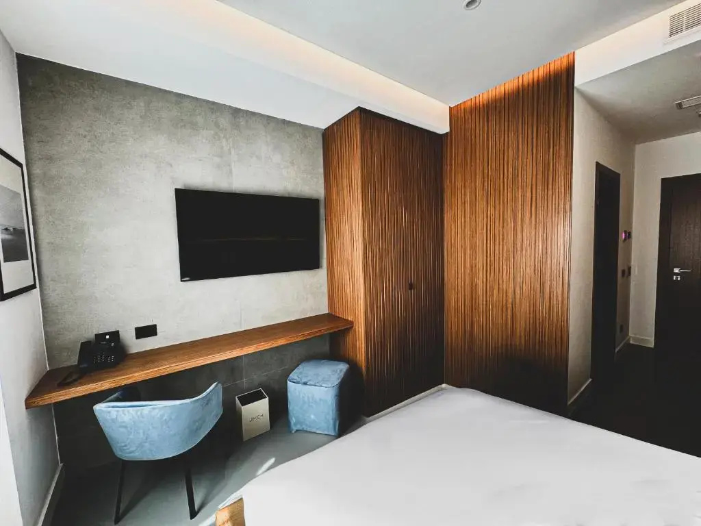 J Maluni City Hotel - Chambres